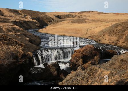 Islanda - 2024 05 01, immagine del paesaggio islandese, cascata Skogafoss, Foto Stock