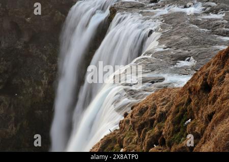 Islanda - 2024 05 01, immagine del paesaggio islandese, cascata Skogafoss, Foto Stock