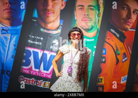 Monaco, Principato di Monaco. 24 maggio 2024. Giornalista ragazza durante il GP di Monaco, 23-26 maggio 2024 Montecarlo, campionato del mondo di Formula 1 2024. Credito: Agenzia fotografica indipendente/Alamy Live News Foto Stock