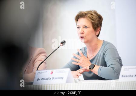 Brema, Germania. 24 maggio 2024. Claudia Schilling (SPD), senatrice per la giustizia e la Costituzione e per il lavoro, gli affari sociali, la gioventù e l'integrazione, in una conferenza stampa successiva alla Conferenza dei Ministri della gioventù e della famiglia. Sotto la presidenza di Brema, i ministri responsabili e i senatori degli stati federali discussero argomenti come l'inclusione e la partecipazione, lo spazio sociale e l'orientamento familiare, il reclutamento del personale e la sicurezza dei lavoratori qualificati. Credito: Sina Schuldt/dpa/Alamy Live News Foto Stock