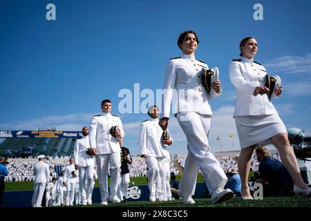 Annapolis, Stati Uniti. 24 maggio 2024. I Midshipmen arrivano per la Naval Academy Graduation and Commissioning Ceremony presso la U.S. Naval Academy di Annapolis, Maryland, venerdì 24 maggio 2024. Foto di Bonnie Cash/UPI credito: UPI/Alamy Live News Foto Stock