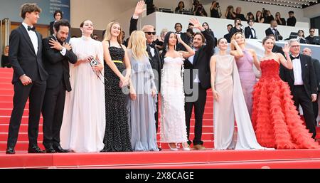 "Horizon: An American Saga" troupe cinematografiche: Hayes Costner, Alejandro Edda, Jena Malone, Georgia MacPhail, Sienna Miller (in Chloé), Kevin Costner, Wasé Chief, Luke Wilson, Ella Hunt (in Fendi), Abbey Lee Kershaw, Isabelle Fuhrman 'Horizon: An American Saga' Cannes Film Festival proiezione 77th Cannes Film Festival 19 maggio 2024 Credit:Jacky Godard/Photo12 Foto Stock