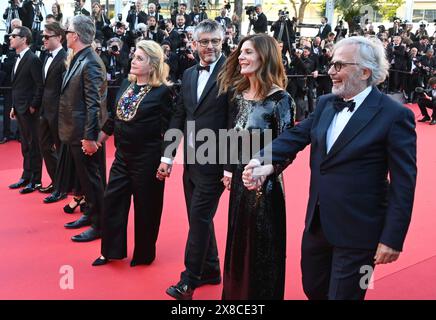 "Marcello mio" cast cinematografico: Melvil Poupaud, Hugh Skinner, Nicole Garcia, Benjamin Biolay, Catherine Deneuve (in Chanel), Christophe Honoré, chiara Mastroianni, Fabrice Luchini "Marcello mio" Festival di Cannes proiezione 77° Festival di Cannes 21 maggio 2024 crediti: Jacky Godard/Photo12 Foto Stock