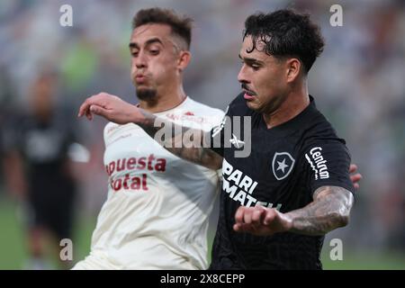 Lima, Perù. 17 maggio 2024. Lucas Halter di Botafogo durante la CONMEBOL Libertadores Cup, partita, gruppo D, data 5, tra Universitario de Deportes e Botafogo de Futebol e Regatas giocata al Monumental Stadium il 17 maggio 2024 a Lima, Perù. (Foto di Miguel Marrufo/PRESSINPHOTO) credito: PRESSINPHOTO SPORTS AGENCY/Alamy Live News Foto Stock