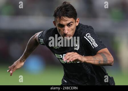 Lima, Perù. 17 maggio 2024. Damian Suarez di Botafogo durante la CONMEBOL Libertadores Cup, partita, gruppo D, data 5, tra l'Universitario de Deportes e il Botafogo de Futebol e Regatas giocata al Monumental Stadium il 17 maggio 2024 a Lima, Perù. (Foto di Miguel Marrufo/PRESSINPHOTO) credito: PRESSINPHOTO SPORTS AGENCY/Alamy Live News Foto Stock