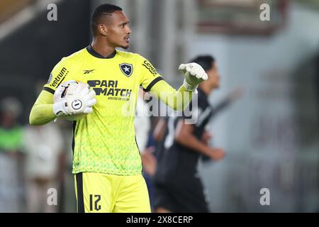 Lima, Perù. 17 maggio 2024. John Victor di Botafogo durante la CONMEBOL Libertadores Cup, partita, gruppo D, data 5, tra l'Universitario de Deportes e il Botafogo de Futebol e Regatas giocata al Monumental Stadium il 17 maggio 2024 a Lima, Perù. (Foto di Miguel Marrufo/PRESSINPHOTO) credito: PRESSINPHOTO SPORTS AGENCY/Alamy Live News Foto Stock