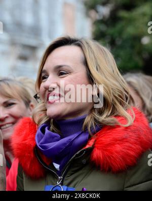 Il Ministro dell'istruzione, della formazione professionale e dello sport, Pilar Alegria, durante la manifestazione 8M giornata Internazionale della donna nel centro della città lungo il Paseo del Prado a Madrid, Spagna, 8 marzo 2024 Foto Stock