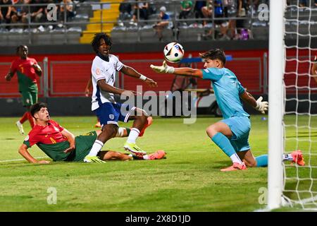 Larnaca, Cipro, 24 maggio 2024. Inghilterra U17 in azione durante il pareggio del gruppo D contro il Portogallo ai Campionati europei di Cipro. Crediti: TeeGeePix/Alamy Live News Foto Stock