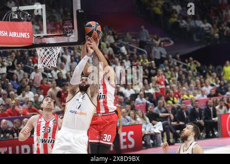 Berlino, Germania, 24 maggio, 2024. Vincent Poirier e Filip Petrusev durante la partita tra Olympiakos e Real Madrid. Turkish Airlines Euroliga Final Four Berlin 2024. Crediti: Fabideciria/Alamy Live News Foto Stock