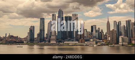 New York City, Stati Uniti d'America - 5 maggio 2023: Skyline grattacielo del centro di manhattan, nyc Foto Stock