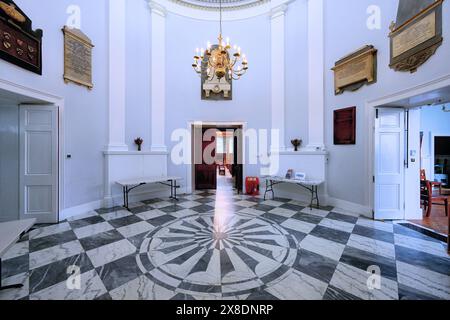 Chiesa presbiteriana di tutti i Santi, presso la banchina di Newcastle, dopo anni di lavori di restauro che mostrano gli splendidi intonaci e il pavimento in marmo della chiesa Foto Stock