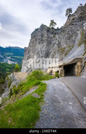 Guida attraverso le Alpi lungo il Rheinschlucht Foto Stock