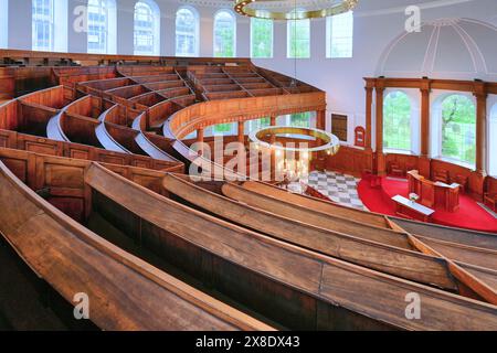 Chiesa presbiteriana di Ognissanti presso la banchina di Newcastle dopo anni di lavori di restauro che mostrano la splendida mogano e legno di quercia e intonaco Foto Stock