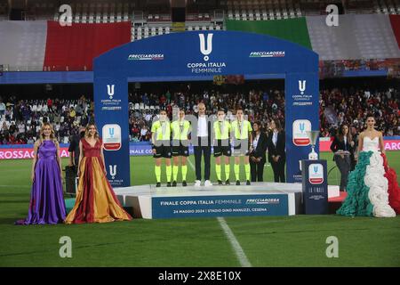 Cesena, Italia. 25 maggio 2024. La squadra femminile della Roma festeggia la vittoria della finale della Frecciarossa Women's Italian Cup 2023/2024 tra Roma e Fiorentina femminile allo stadio Dino Manuzzi di Cesena, Italia settentrionale, venerdì 24 maggio, 2024. sport - calcio - (foto Michele Nucci credito: LaPresse/Alamy Live News Foto Stock