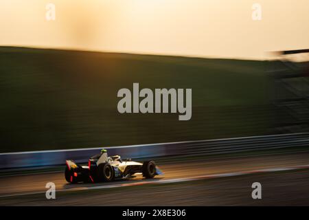 02 VANDOORNE Stoffel (bel), DS Penske, DS e-Tense FE23, azione durante l'ePrix di Shanghai 2024, ottavo incontro del Campionato Mondiale ABB FIA Formula e 2023-24, sul circuito Internazionale di Shanghai dal 24 al 26 maggio 2024 a Shanghai, Cina - Photo Clément Luck / DPPI Foto Stock