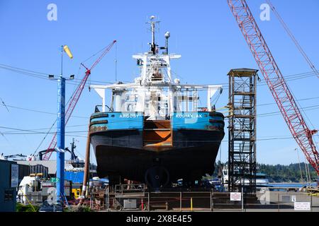 Anacortes, Washington, USA - 10 maggio 2024; peschereccio Argosy con porto di origine Kodiak Alaska a poppa fuori dall'acqua presso Dakota Creek Industries per manutenzione Foto Stock