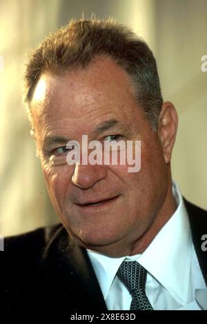 K12336JKEL USO ONORA JOHN WAQYNE CON L'ELICOTTERO STEALTH DUKE. MICHAEL WAYNE .©JAMES M KELLY/ 1998.MICHAELWAYNEOBIT(immagine di credito: © James M. Kelly/ZUMA Wire) SOLO PER USO EDITORIALE! Non per USO commerciale! Foto Stock