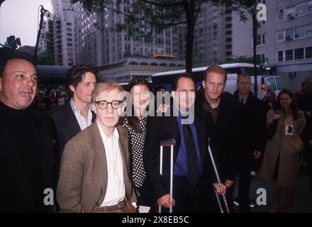 16 MAGGIO 2000 - NEW YORK. WOODY ALLEN, HUGH GRANT, JON LOVITZ, MICHAEL. RAPAPORT, TRACEY ULLMAN. ANTEPRIMA DI "SMALL TIME CROOKS" - BEEKMAN THEATER. CREDITI: WALTER WEISSMAN / . K18862WW (immagine di credito: © WALTER WEISSMAN/ZUMA Wire) SOLO PER USO EDITORIALE! Non per USO commerciale! Foto Stock