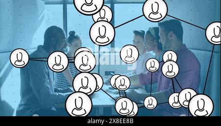 Immagine della rete di connessioni con icone sulla rete aziendale di connessioni Foto Stock
