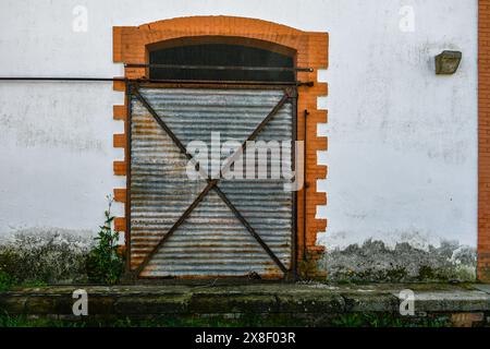 Storia della ferrovia, vecchia stazione ferroviaria di conquista Foto Stock