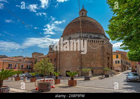 La Cattedrale di architettura rinascimentale dedicata a San Flaviano, monumento nazionale, centro della città ideale. Giulianova, Abruzzo, Italia Foto Stock