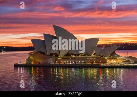 Sunrise Sydney Opera House Australia. Cielo blu e rosa all'alba sopra la Sydney Opera House Sydney Australia Foto Stock
