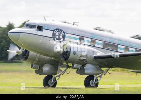 Biggleswade, Regno Unito. 19 maggio 2024. C-53 'Spirit of Douglas' N8336C arriva all'Old Warden Airfield (Shuttleworth) durante lo Shuttleworth D-Day Weekend a Shuttleworth, Biggleswade, Regno Unito, 25 maggio 2024 (foto di Cody Froggatt/News Images) a Biggleswade, Regno Unito il 5/19/2024. (Foto di Cody Froggatt/News Images/Sipa USA) credito: SIPA USA/Alamy Live News Foto Stock