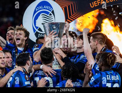 Dublino, Aviva Stadium, 23.05.2024: Il team Bergamo festeggia la vittoria 3:0 alla cerimonia di premiazione durante la finale di Europaleague Bayer 04 Leverkusen vs Foto Stock