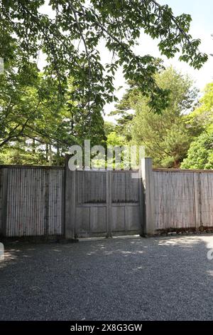 Porta omote-mon nella Villa Imperiale di Shugakuin, Kyoto, Giappone Foto Stock