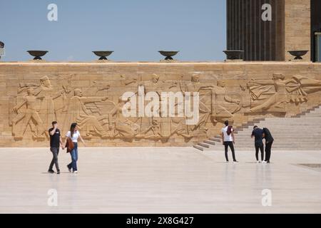 La gente visita il mausoleo di Anitkabir, il luogo di riposo di Mustafa Kemal Atatark. Foto Stock