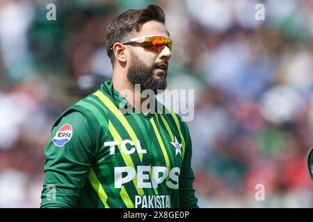 Birmingham, Regno Unito. 25 maggio 2024. Imad Wasim durante il 2° Vitality IT20 match tra Inghilterra e Pakistan all'Edgbaston Cricket Ground, Birmingham, Inghilterra, il 25 maggio 2024. Foto di Stuart Leggett. Solo per uso editoriale, licenza richiesta per uso commerciale. Non utilizzare in scommesse, giochi o pubblicazioni di singoli club/campionato/giocatori. Crediti: UK Sports Pics Ltd/Alamy Live News Foto Stock