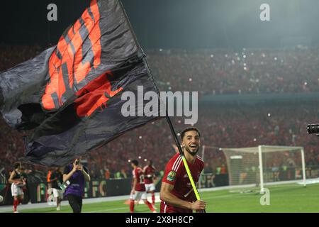 Cairo, Egitto. 25 maggio 2024. CAIRO, EGITTO - MAGGIO 25: Mohamed Abdelmonem di al Ahly celebra dopo aver vinto la finale della CAF Champions League tra al Ahly e Esperance sportive Tunisi al Cairo International Stadium il 25 maggio 2024 al Cairo, Egitto. (Foto di M.. Bayoumy/SFSI) credito: Sebo47/Alamy Live News Foto Stock