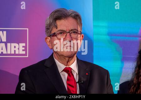 Jean-Luc Melenchon, ex deputato francese per il partito LFI, visto durante l'incontro a Marsiglia per le elezioni europee del 2024. Pochi giorni prima delle elezioni europee del 9 giugno, Jean-Luc Mélenchon ha partecipato alla riunione di France Insoumise nei distretti settentrionali di Marsiglia davanti a circa 1000 persone. Foto Stock