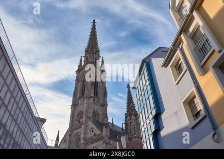 Parte della Chiesa protestante di Santo Stefano (Tempio di Saint-Étienne), che è la principale chiesa riformata della città di Mulhouse in Alsazia, Francia Foto Stock