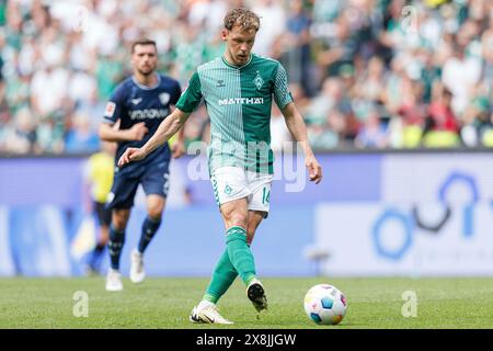 Brema, Germania. 18 maggio 2024. firo : 18.05.2024, calcio, calcio, 1. Campionato, 1. Bundesliga, stagione 2023/2024, SV Werder Brema - VfL Bochum Senne Lynen (SV Werder Brema) azione individuale, figura intera, credito: dpa/Alamy Live News Foto Stock
