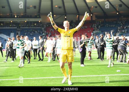 Hampden Park. Glasgow. Scozia, Regno Unito. 25 maggio 2024. Finale della Coppa di Scozia Celtic vs Rangers. Il portiere del Celtic Joe Hart festeggia la vittoria sui Rangers nella sua ultima partita per il club Credit: eric mccowat/Alamy Live News Foto Stock