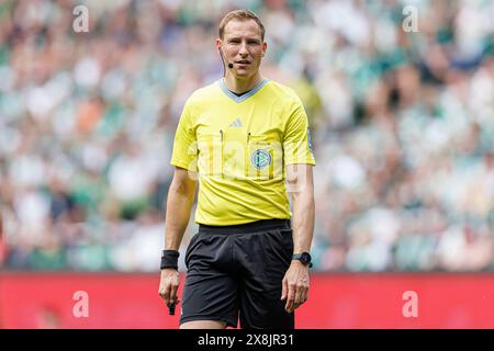 Brema, Germania. 18 maggio 2024. firo : 18.05.2024, calcio, calcio, 1. Campionato, 1. Bundesliga, stagione 2023/2024, SV Werder Brema - VfL Bochum arbitro Martin Petersen Half figure, credito: dpa/Alamy Live News Foto Stock