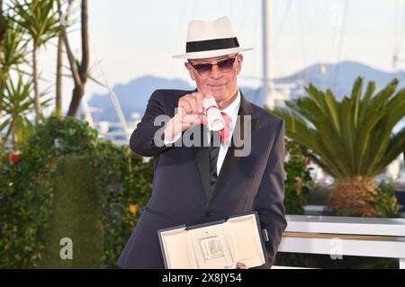 Jacques Audiard mit dem Preis der Jury für "Emilia Perez" beim Photocall mit den Preisträgern auf dem Festival de Cannes 2024 / 77. Internationale Filmfestspiele von Cannes am Palais des Festivals. Cannes, 25.05.2024 Foto Stock