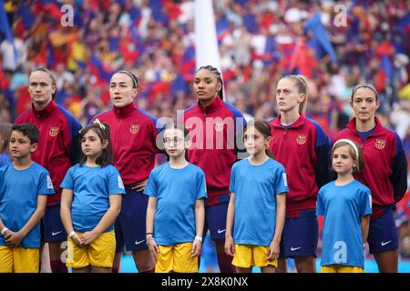 Bilbao, Spagna. 25 maggio 2024. BILBAO, SPAGNA - MAGGIO 25: Caroline Graham Hansen di Barcellona, Lucy Bronzo di Barcellona, Salma Parralluelo di Barcellona, Keira Walsh di Barcellona e Aitana Bonmati di Barcellona in piedi durante la finale di UEFA Womens Champions League tra FC Barcelona e Olympique Lyonnais allo stadio San Mames il 25 maggio 2024 a Bilbao, Spagna. (Foto di Leiting Gao/Orange Pictures) credito: Orange Pics BV/Alamy Live News Foto Stock