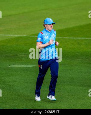 Il capitano inglese Heather Knight durante la seconda partita internazionale femminile di un giorno al Cooper Associates County Ground, Taunton. Data foto: Domenica 26 maggio 2024. Foto Stock