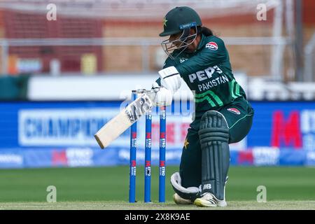 Taunton, Regno Unito. 26 maggio 2024. Sadaf Shamas in azione con la mazza durante il secondo incontro ODI femminile della Metro Bank tra England Women e Pakistan Women al Cooper Associates County Ground, Taunton, Inghilterra, il 26 maggio 2024. Foto di Stuart Leggett. Solo per uso editoriale, licenza richiesta per uso commerciale. Non utilizzare in scommesse, giochi o pubblicazioni di singoli club/campionato/giocatori. Crediti: UK Sports Pics Ltd/Alamy Live News Foto Stock