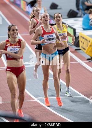 Vera Hoffmann, lussemburghese, gareggia nei 1500 m ai Campionati mondiali di atletica leggera indoor, Emirates Arena, Glasgow, Scozia, Regno Unito. 1a/3a Foto Stock