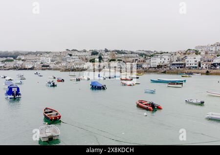 Giornata nuvolosa a St Ives in Cornovaglia, Regno Unito. Foto Stock