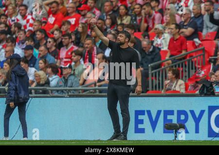 Russell Martin manager del Southampton dà istruzioni alla sua squadra durante la finale di play-off del Campionato Sky Bet Leeds United vs Southampton al Wembley Stadium, Londra, Regno Unito, 26 maggio 2024 (foto di Gareth Evans/News Images) Foto Stock