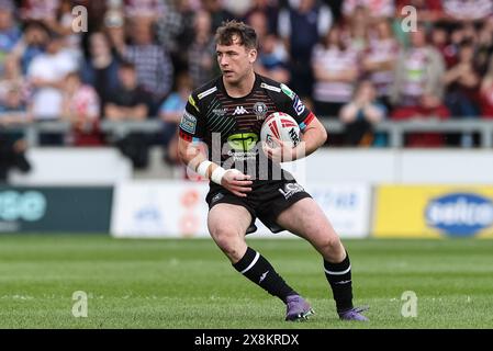 Eccles, Regno Unito. 26 maggio 2024. Harry Smith dei Wigan Warriors con il pallone durante la partita del Betfred Super League Round 12 Salford Red Devils vs Wigan Warriors al Salford Community Stadium, Eccles, Regno Unito, 26 maggio 2024 (foto di Mark Cosgrove/News Images) a Eccles, Regno Unito, il 26/5/2024. (Foto di Mark Cosgrove/News Images/Sipa USA) credito: SIPA USA/Alamy Live News Foto Stock