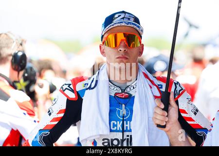 Circuito di Barcellona, Barcellona, Catalogna, Spagna. 26 maggio 2024. 2024 MotoGP del Catalunya Race Day; numero 25 del Trackhouse Racing Raul Fernandez prima della gara al Catalunya MotoGP Credit: Action Plus Sports/Alamy Live News Foto Stock