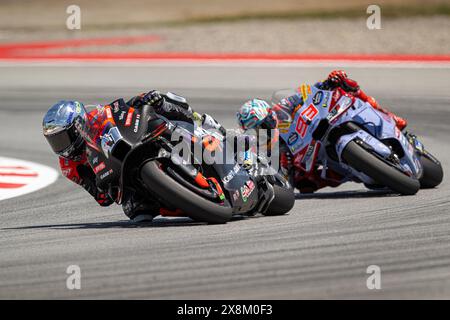 Barcellona, ESP. 26 maggio 2024. Barcellona, Spagna. Circuit de Barcelona Catalunya. Maggio 26 2024 giornata della corsa. Moto GP Aleix Espargaro (41) di Aprilia Racing e Marc Marquez (93) di Gresini Racing MotoGP durante la MotoGP Gran premi Monster Energy de Catalunya. MotoGP 24-25-26 maggio 2024, al Circuit de Barcelona-Catalunya di Barcellona, Spagna. Crediti: Rosdemora/Alamy Live News Foto Stock