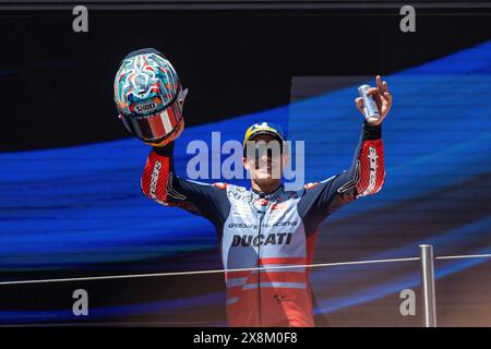 Barcellona, ESP. 26 maggio 2024. Barcellona, Spagna. Circuit de Barcelona Catalunya. Maggio 26 2024 giornata della corsa. Moto GP Marc Marquez (93) di Gresini Racing MotoGP celebra la terza posizione sul podio durante il Gran premi Monster Energy de Catalunya. MotoGP 24-25-26 maggio 2024, al Circuit de Barcelona-Catalunya di Barcellona, Spagna. Crediti: Rosdemora/Alamy Live News Foto Stock