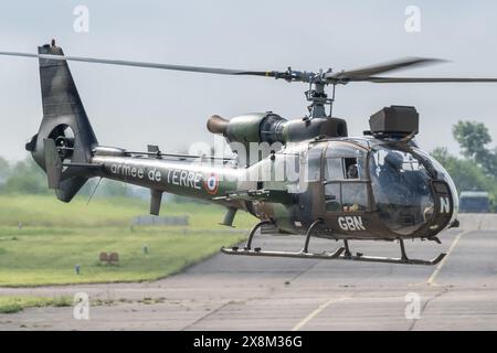 Un elicottero militare Aérospatiale Gazelle dell'aviazione leggera dell'esercito francese. Foto Stock