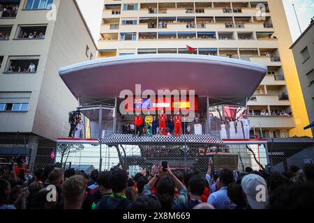 Monaco, Principato di Monaco. 26 maggio 2024. Podio della gara con il Principe di Monaco Alberto II e la Principessa Charleneduring il GP di Monaco, 23-26 maggio 2024 Montecarlo, campionato del mondo di Formula 1 2024. Credito: Agenzia fotografica indipendente/Alamy Live News Foto Stock